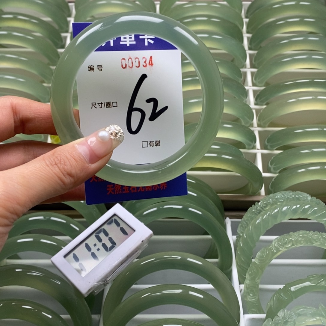 蛇纹石玉手镯未镶嵌胖*