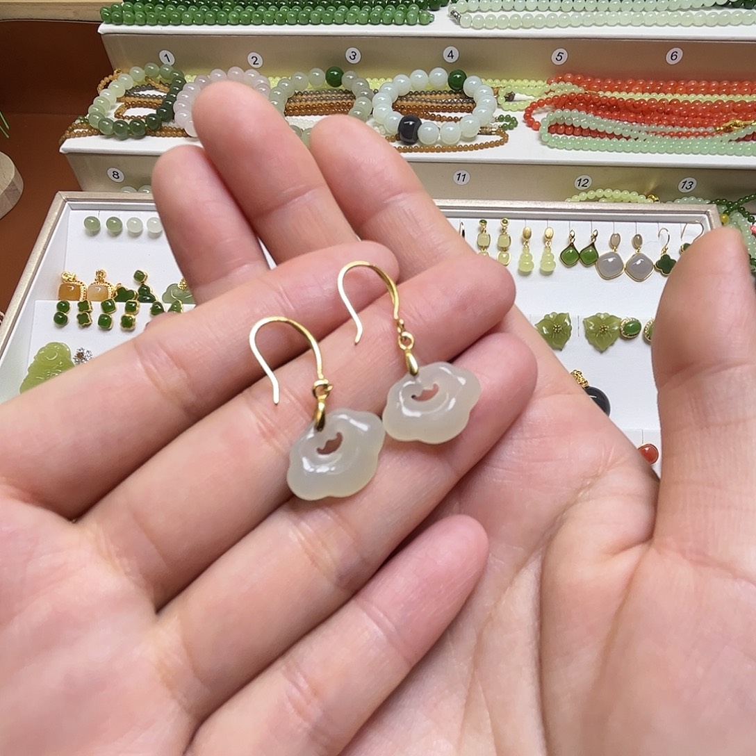 和田玉银S925镶嵌耳饰