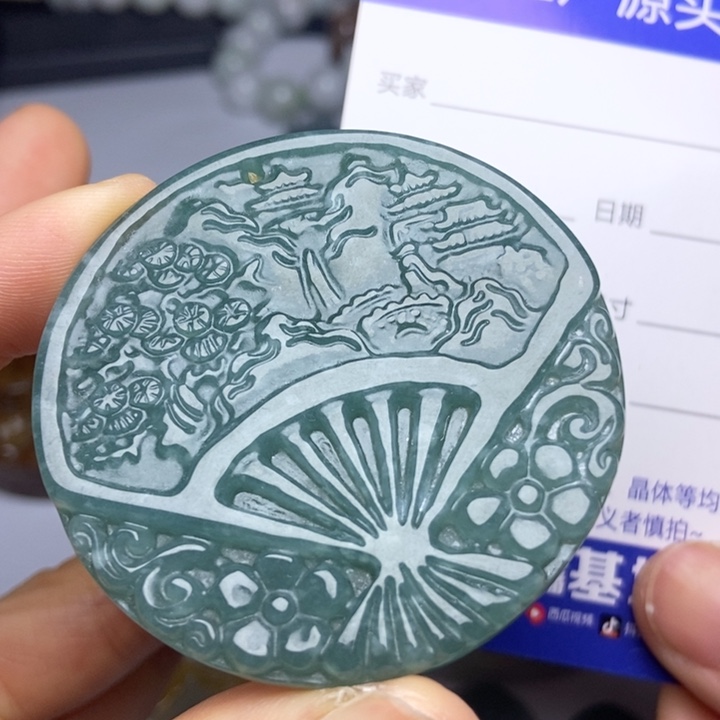 翡翠颈饰未镶嵌翡翠