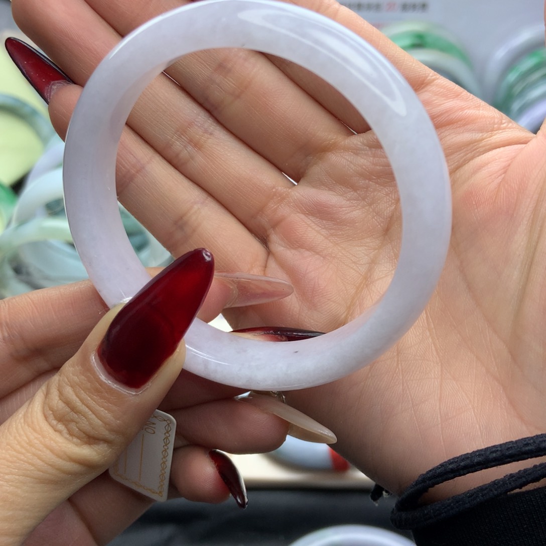 翡翠手镯未镶嵌淡粉色 推荐