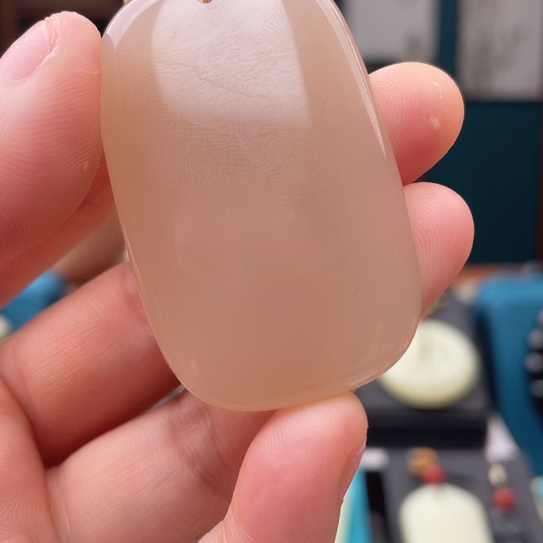 和田玉未镶嵌颈饰藕