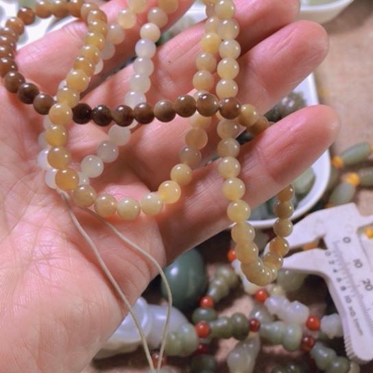 和田玉（糖玉）颈饰未镶嵌