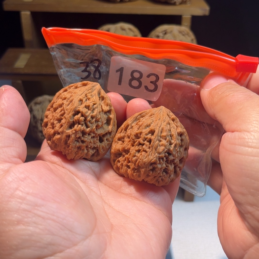 吊坠文玩核桃南疆38