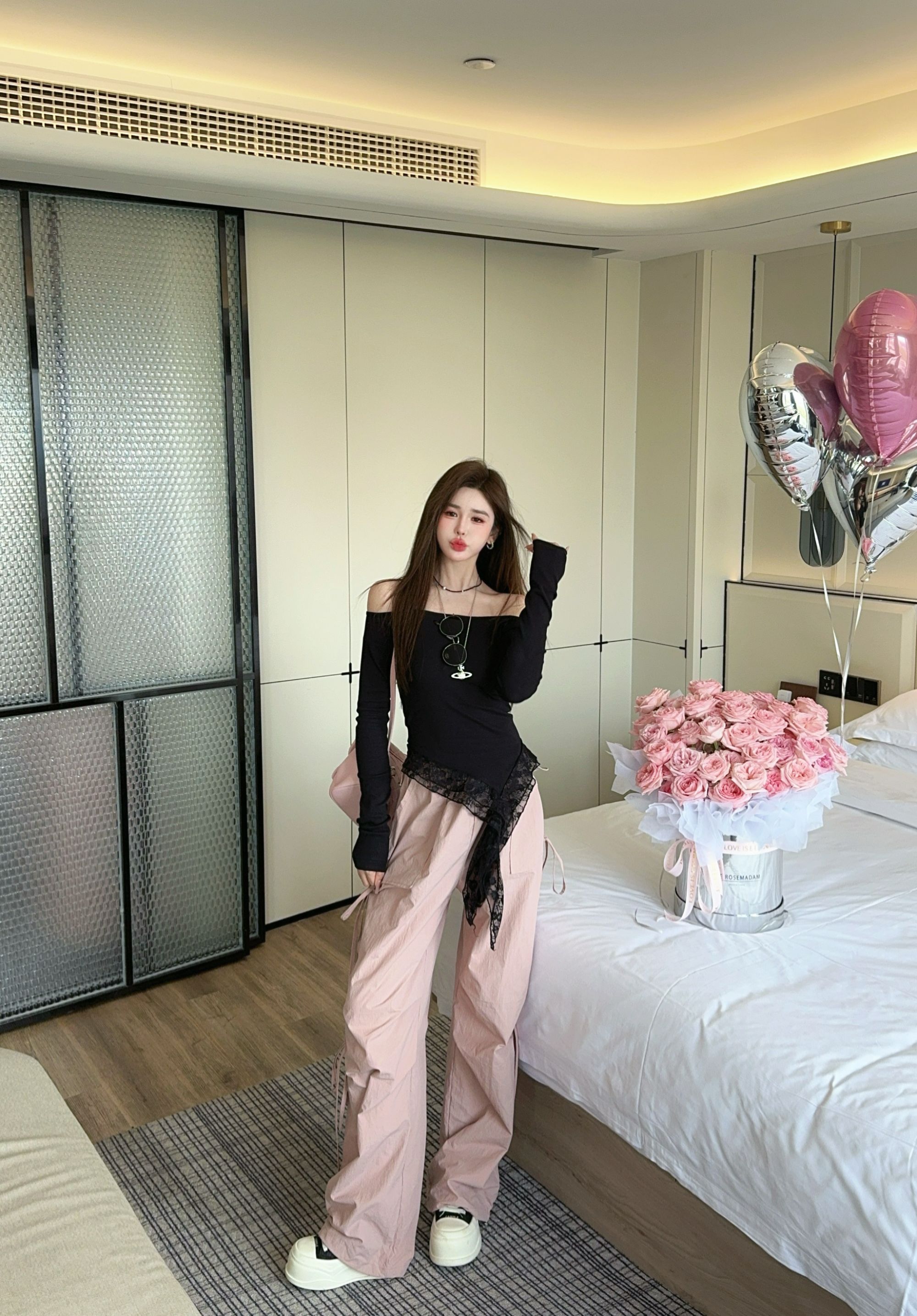 米娜家【恋爱泡泡】泡菜订制黑色蕾丝拉肩T恤