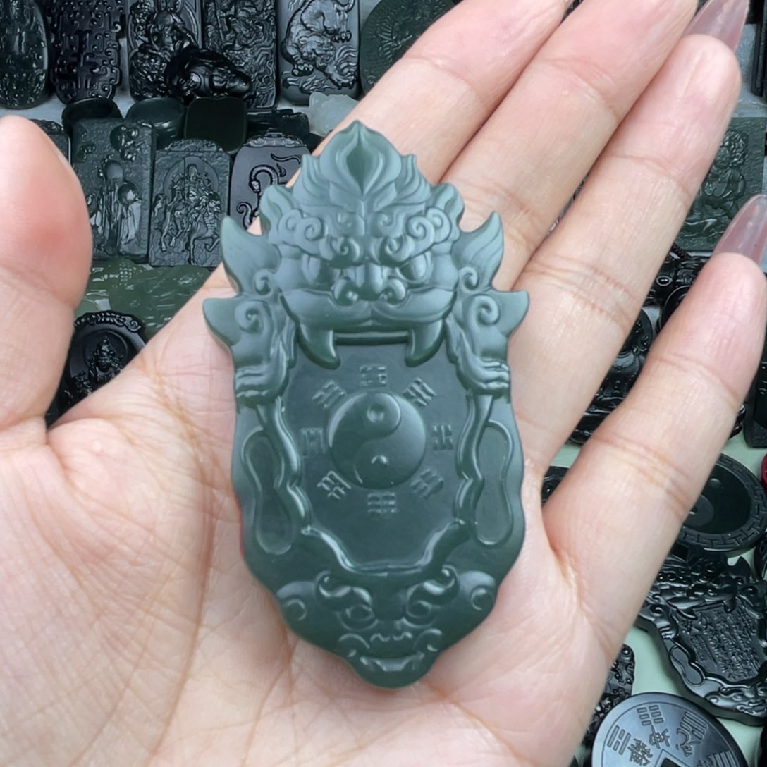 颈饰未镶嵌和田玉相*