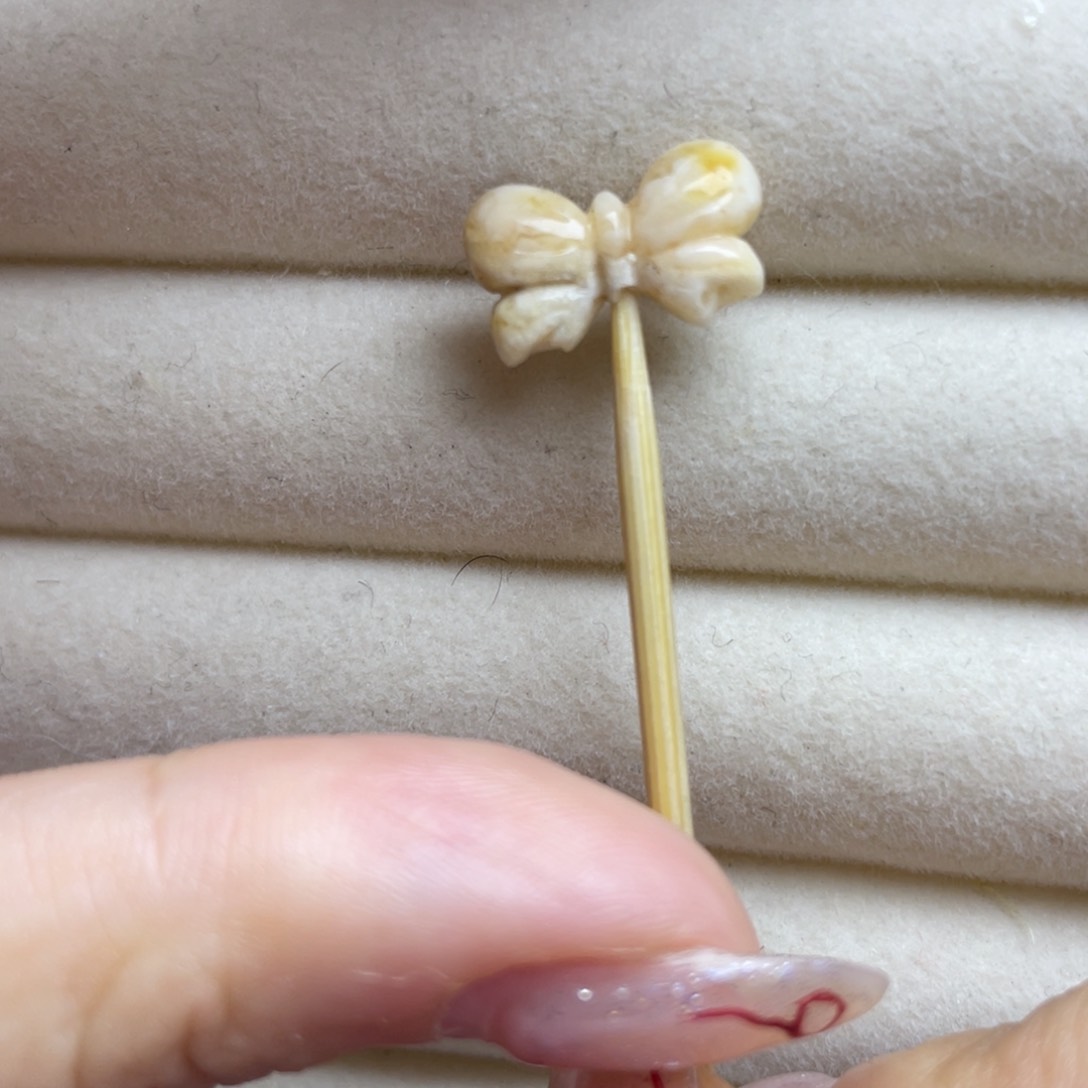 裸石琥珀未镶嵌奥利奥蝴蝶结