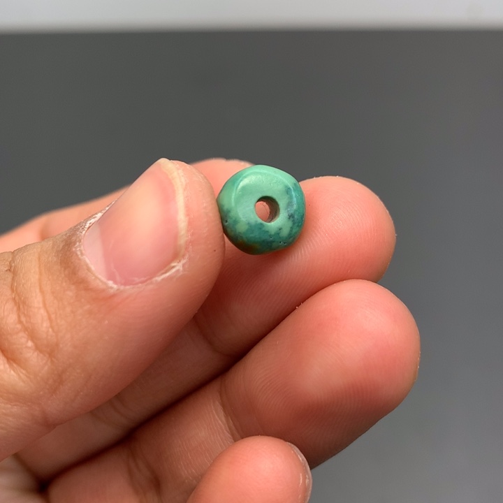 绿松石颈饰未镶嵌