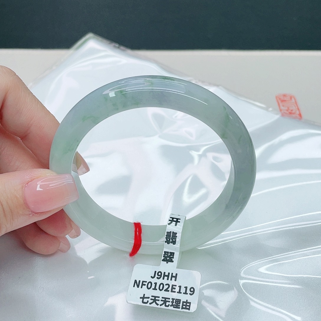 翡翠手镯未镶嵌正56.7