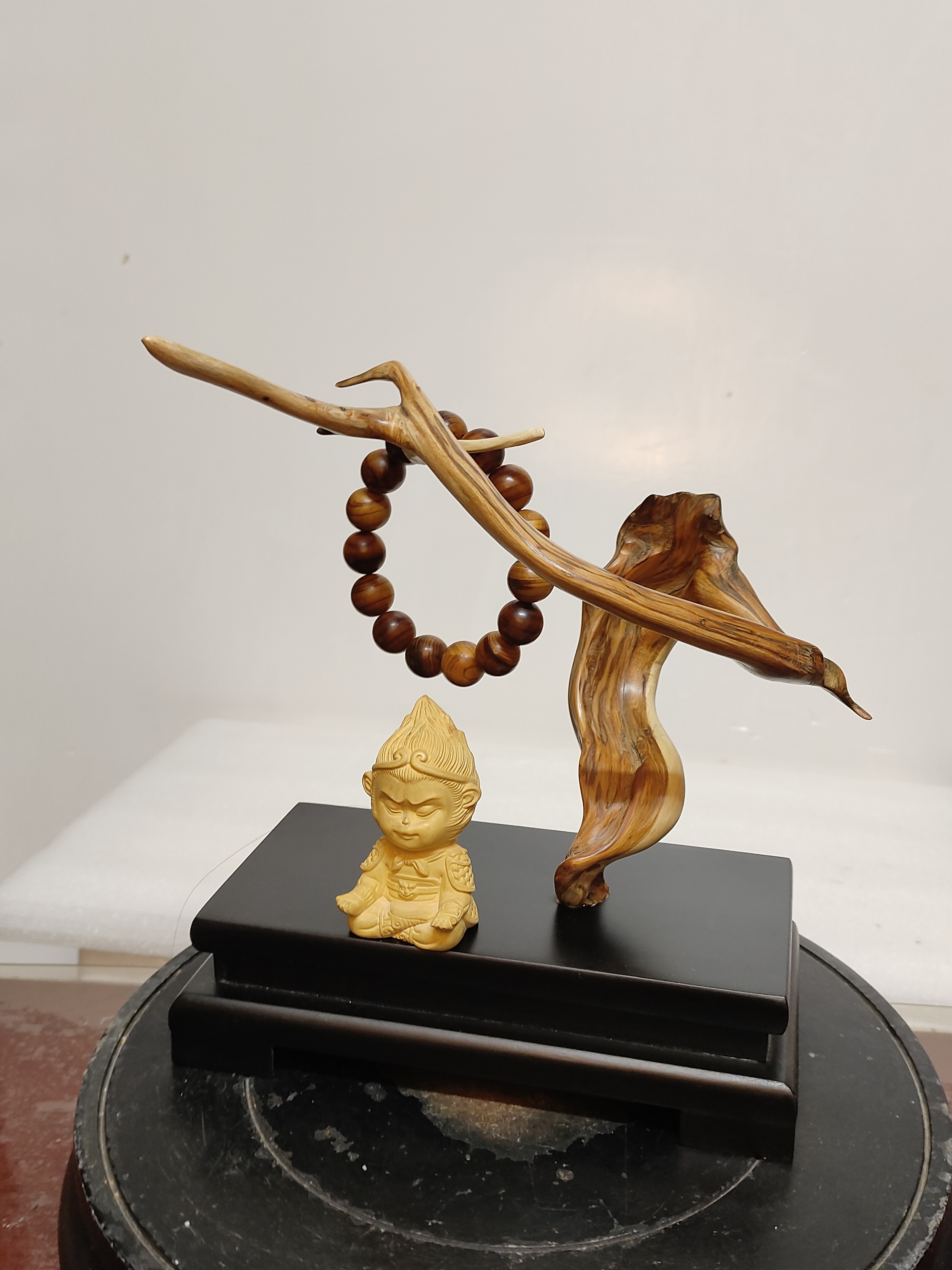 双色扭曲旋转完整独棵造型崖柏摆件