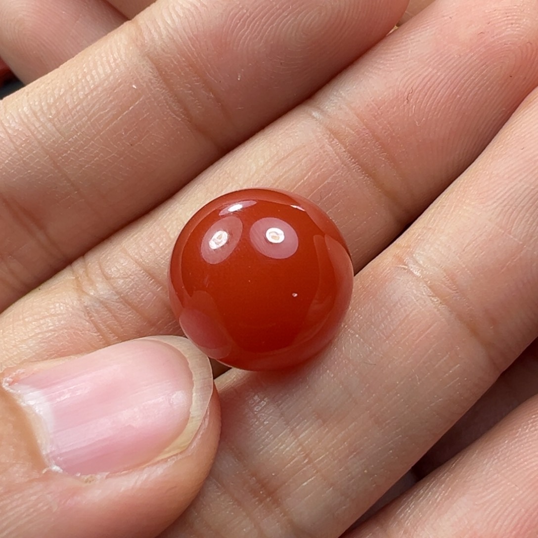 南红玛瑙珠子未镶嵌清*！