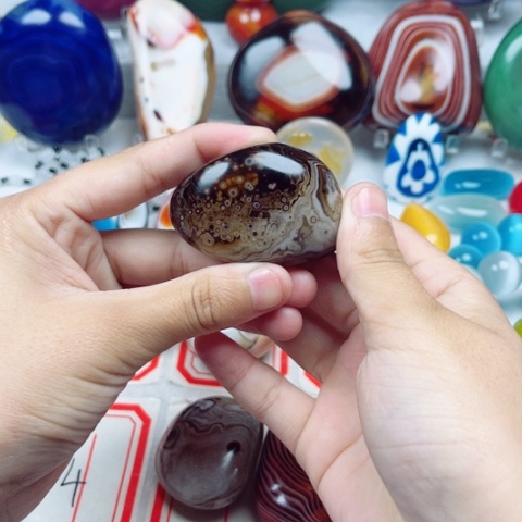 玛瑙/玉髓耳饰未镶嵌
