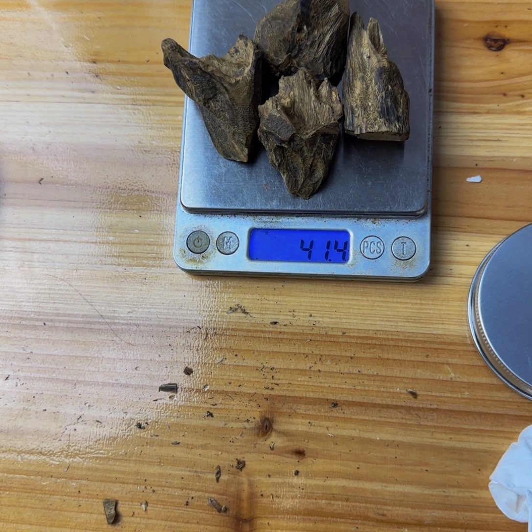 沉***作沉香沉香碎屑41克
