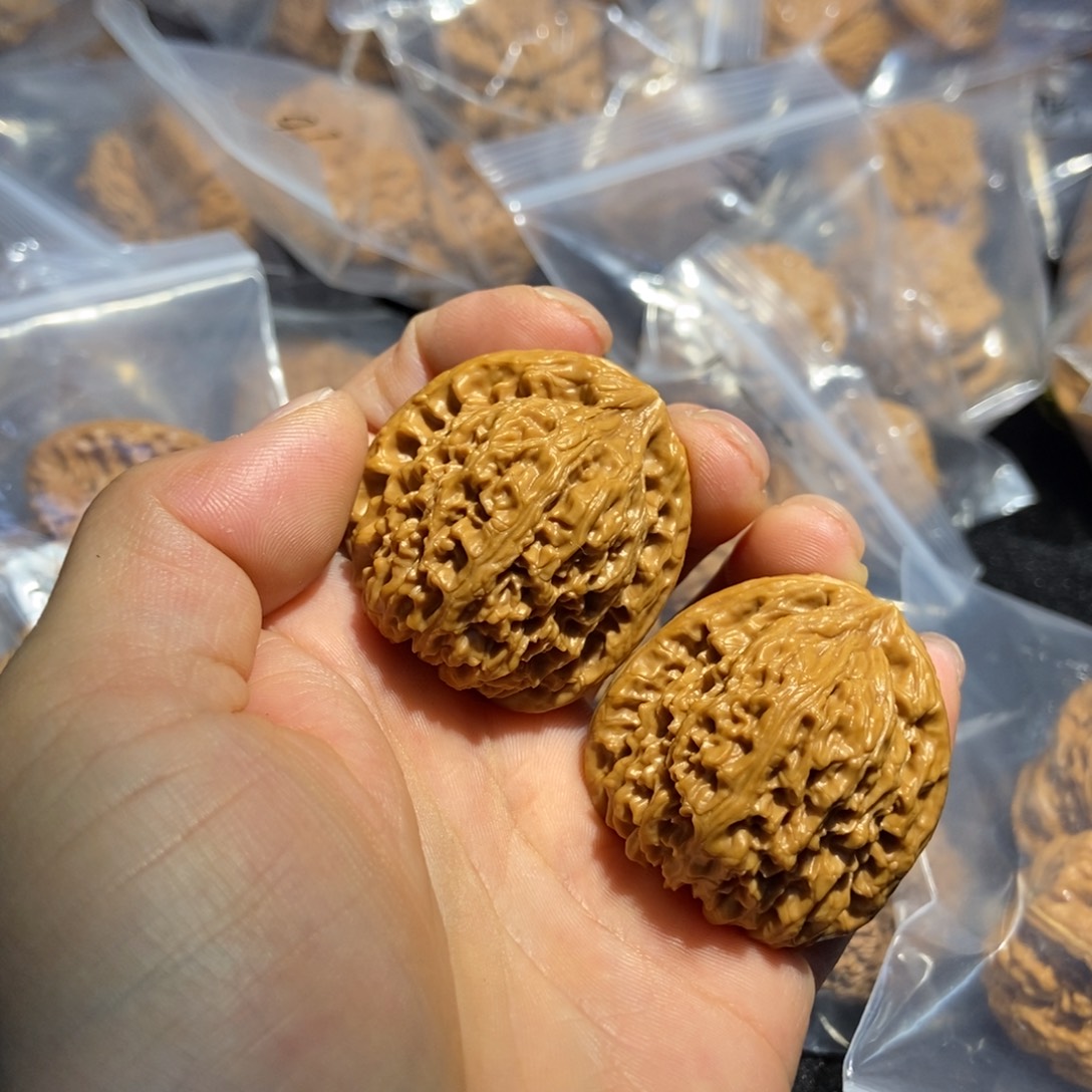 文玩核桃吊坠涿鹿老树南疆石50