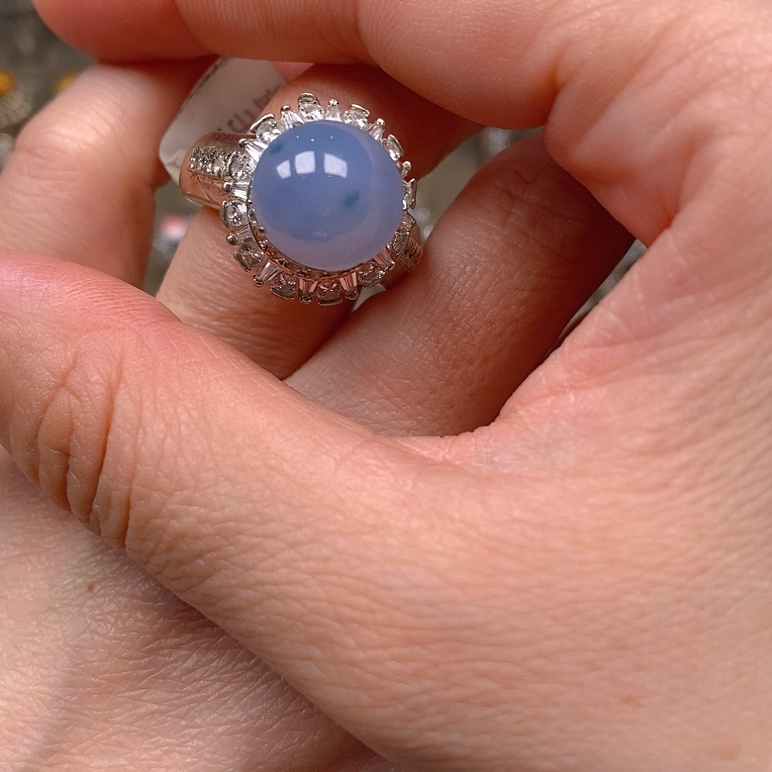 翡翠颈饰未镶嵌翡翠蛋面