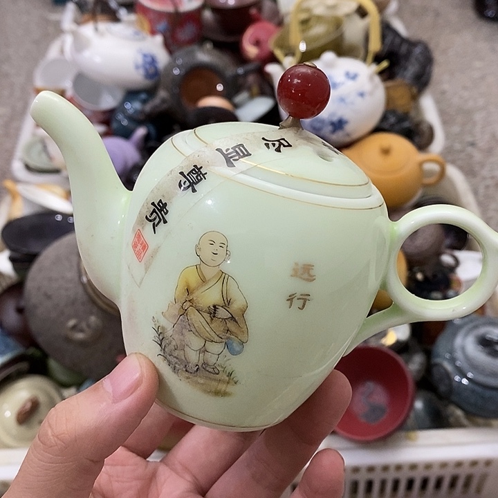 陶瓷艺术品及陶瓷壶壶