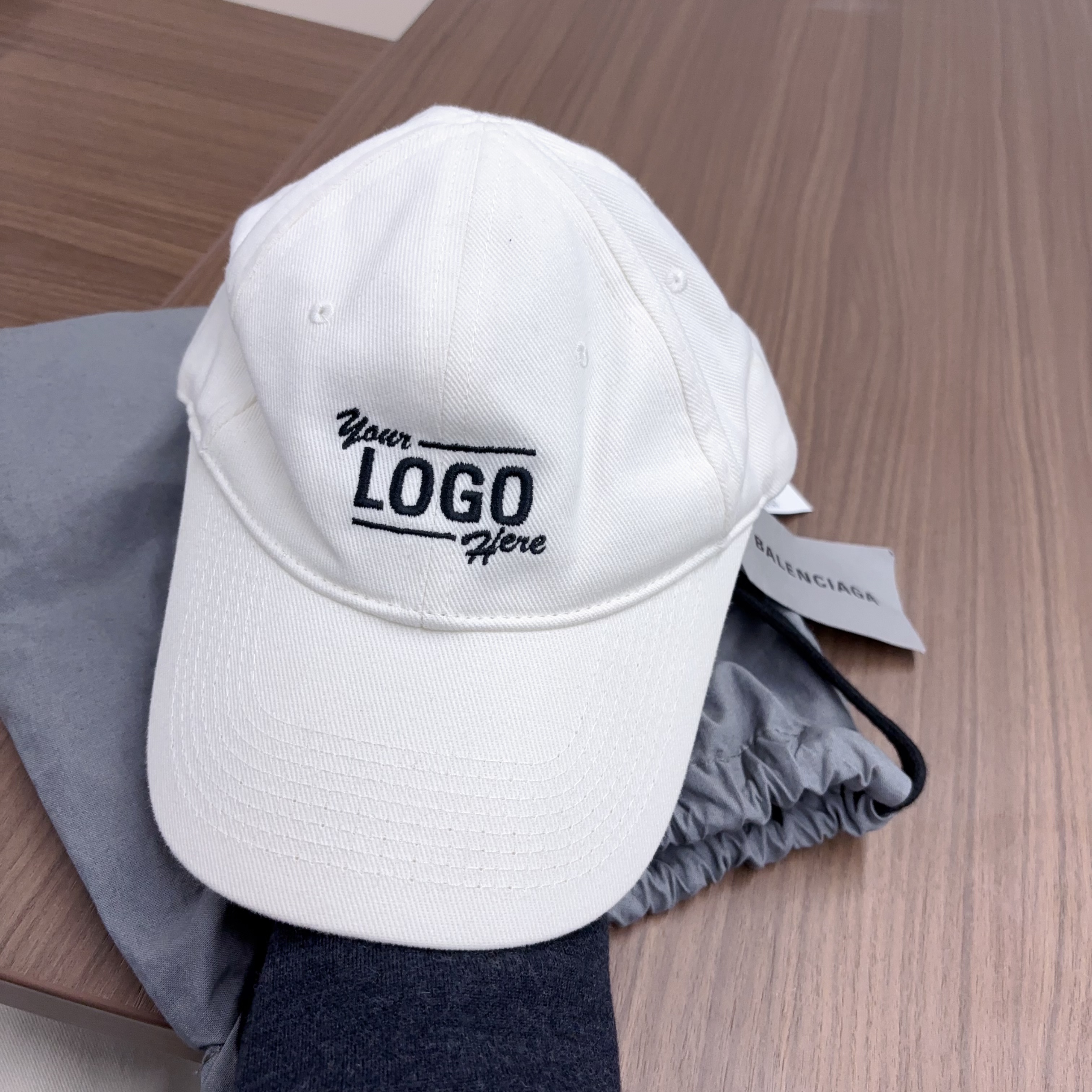 95新 Balenciaga/巴黎世家 白色帽子L码/251213XY29C01