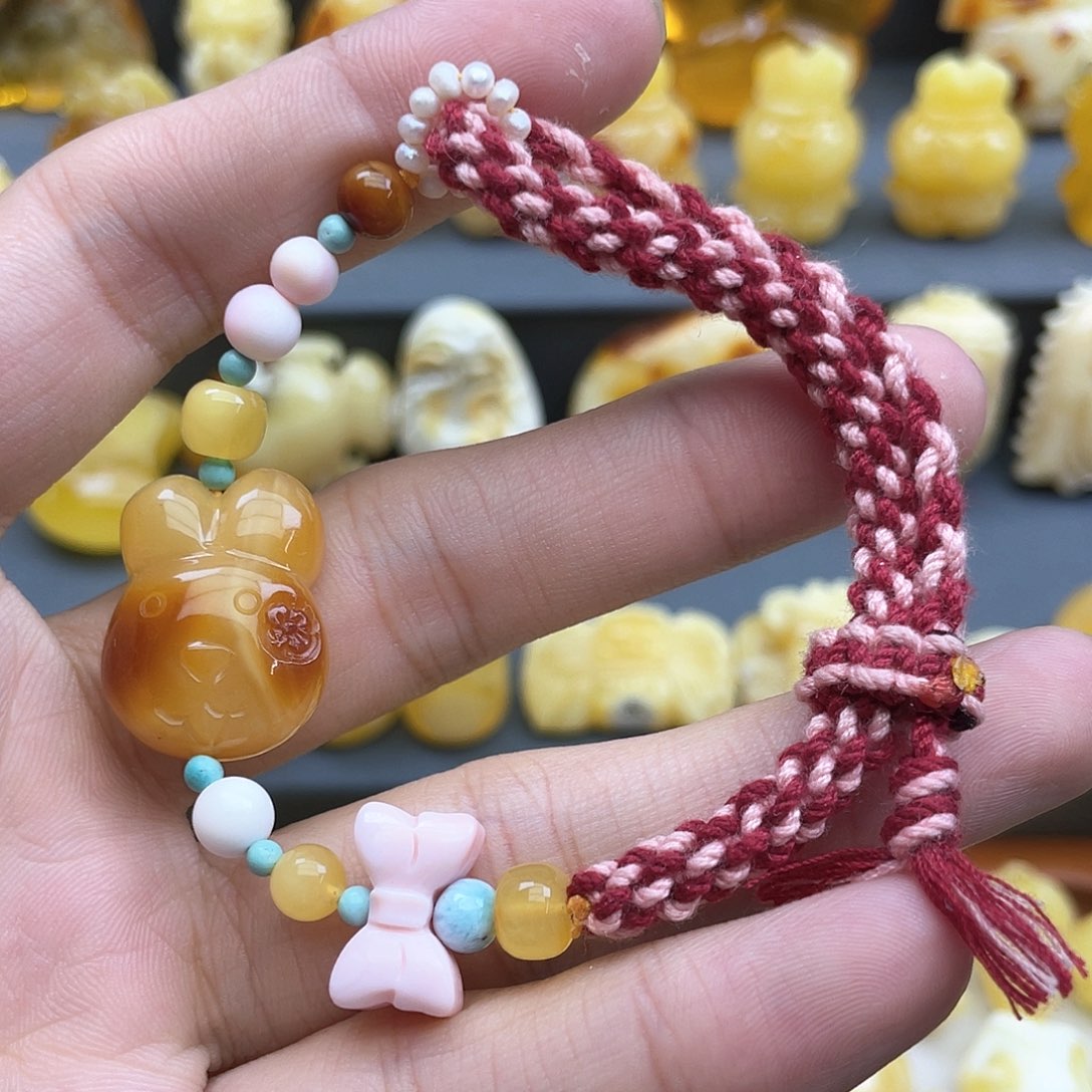 琥珀裸石未镶嵌蜜蜡