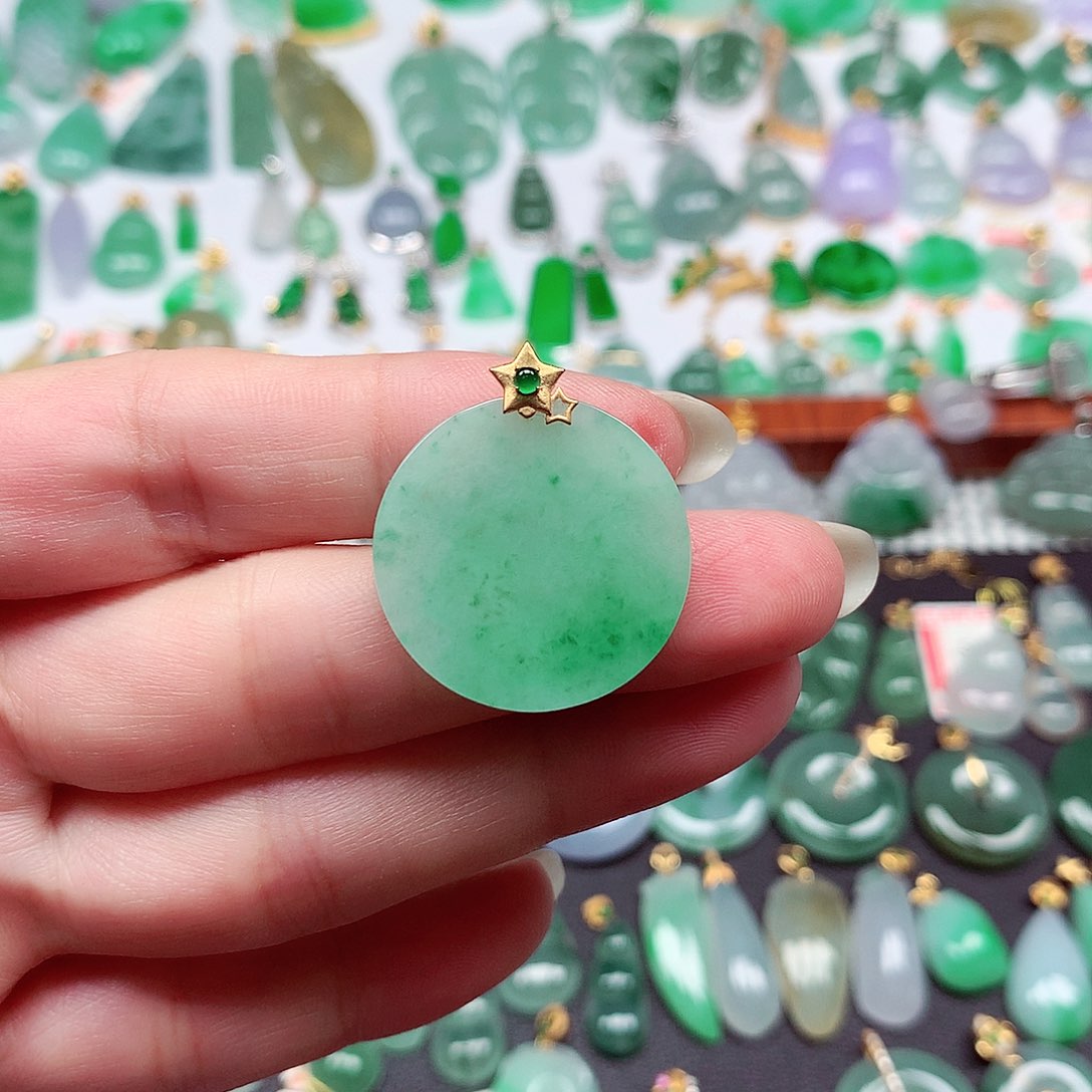 翡翠18K金镶嵌颈饰天然翡翠A货