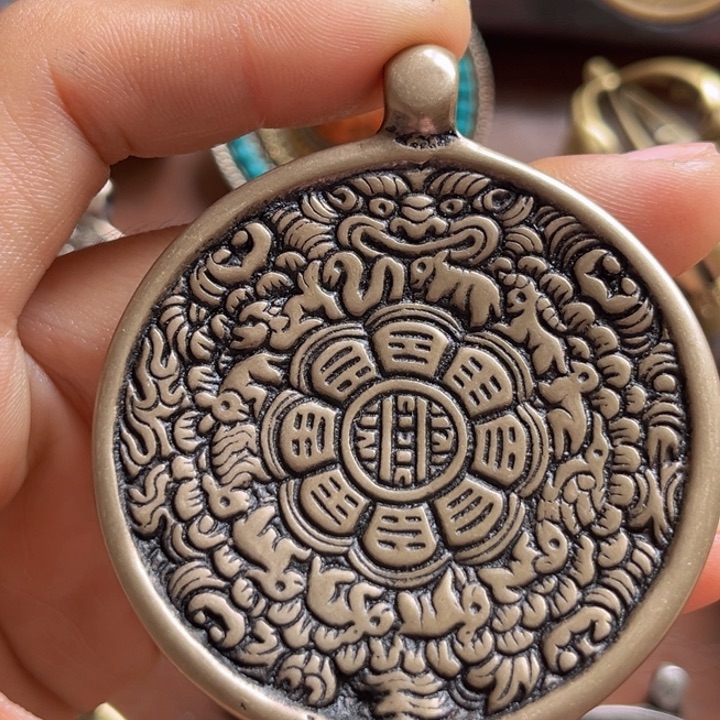 颈饰琉璃扎****）喜欢的朋友