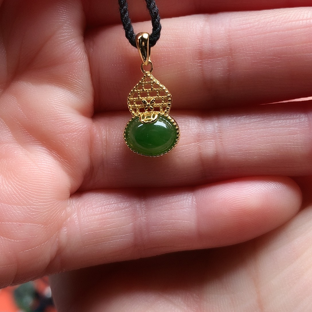 和田玉（糖玉）银S925镶嵌颈饰