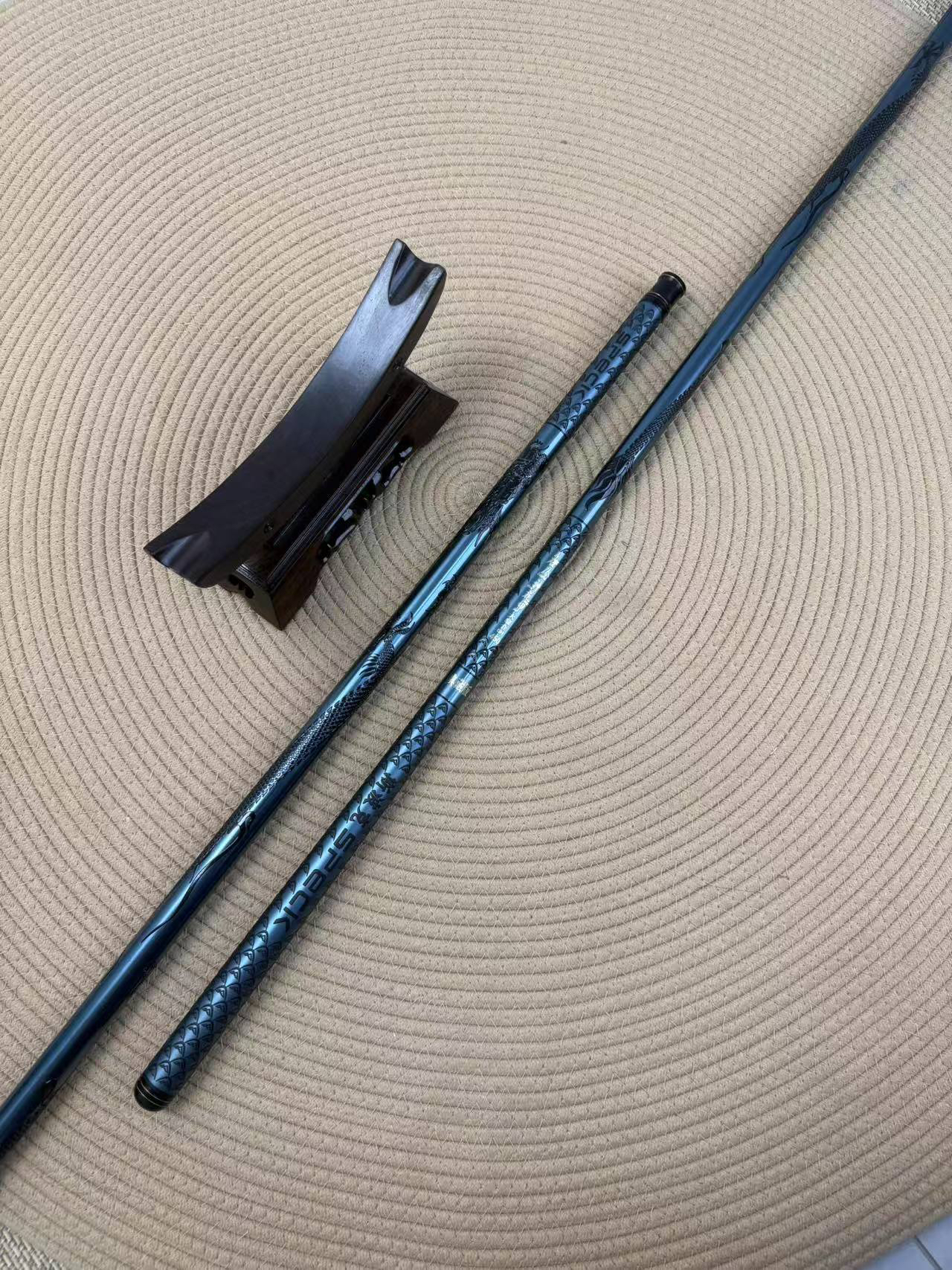 名伦神龙甲高碳5正二八调轻硬台钓竿