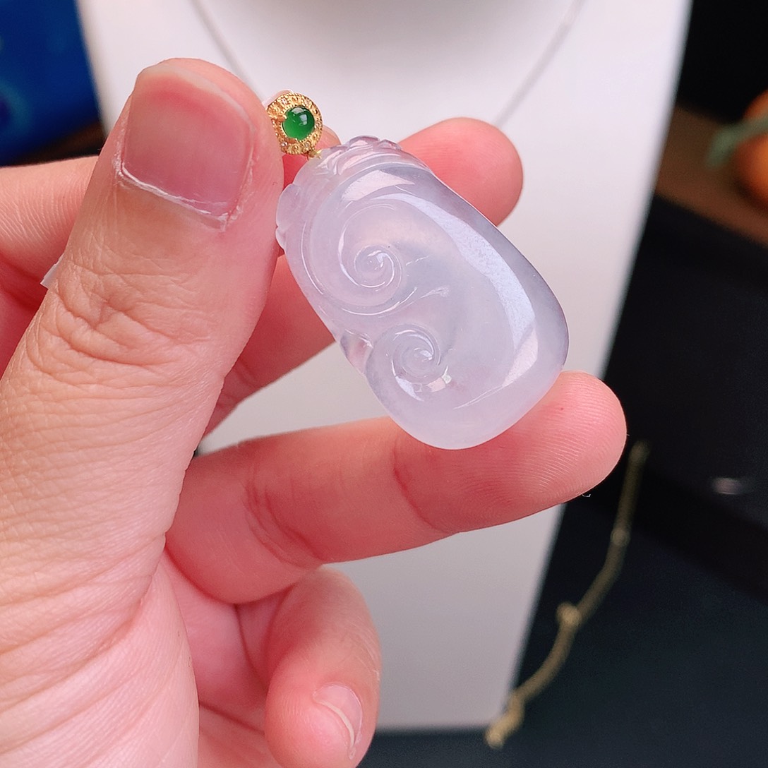 翡翠颈饰18K金镶嵌冰胶如意