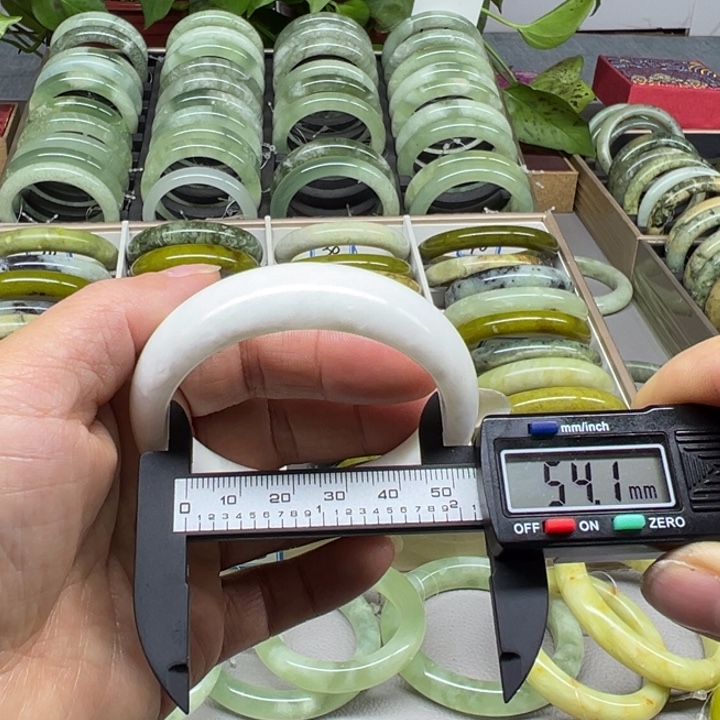 蛇纹石玉未镶嵌手镯32