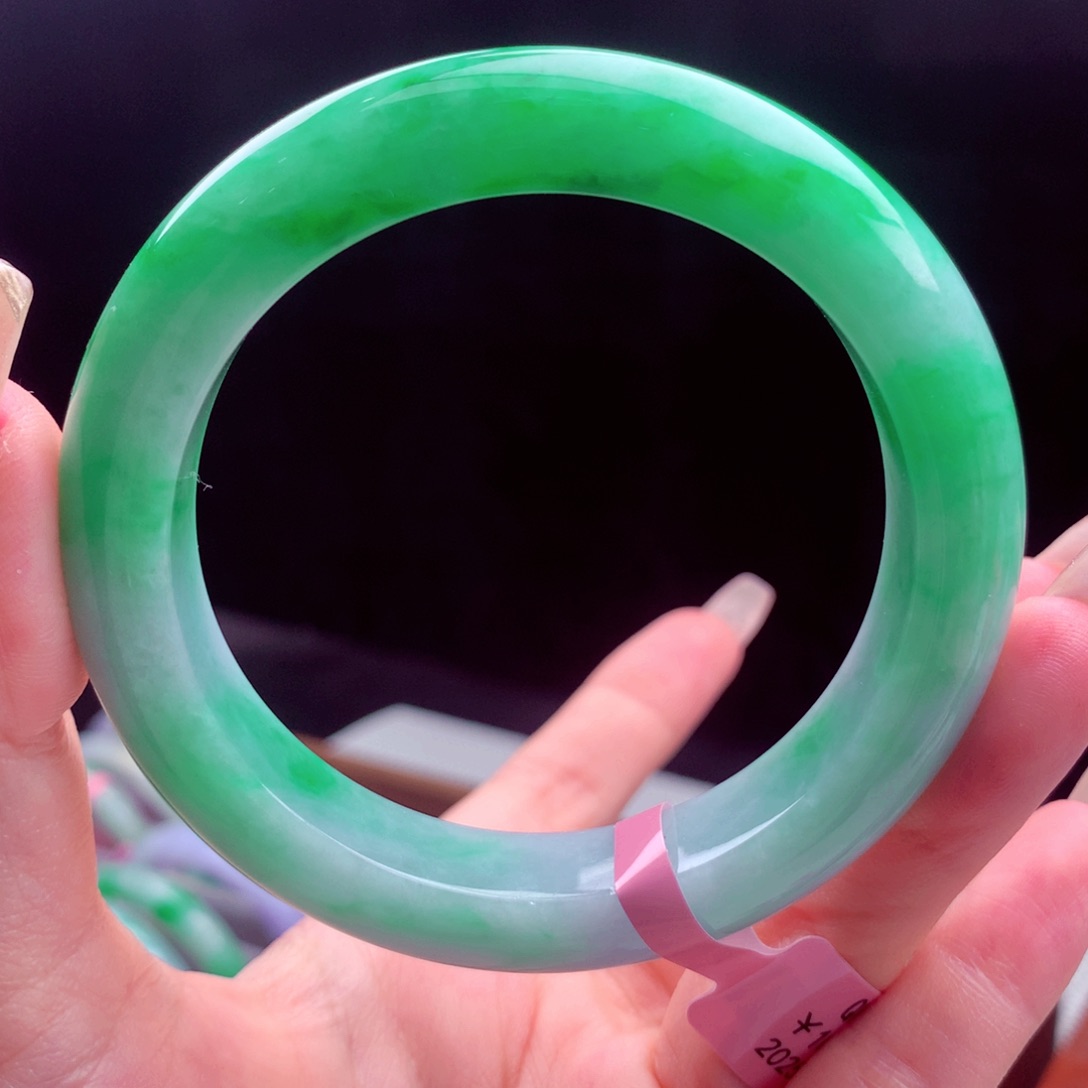 翡翠未镶嵌手镯翡翠