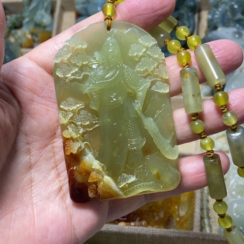 【闪购商品】未镶嵌蛇纹石玉颈饰牧*
