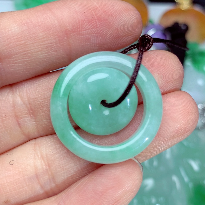 翡翠吊坠(不含链)未镶嵌