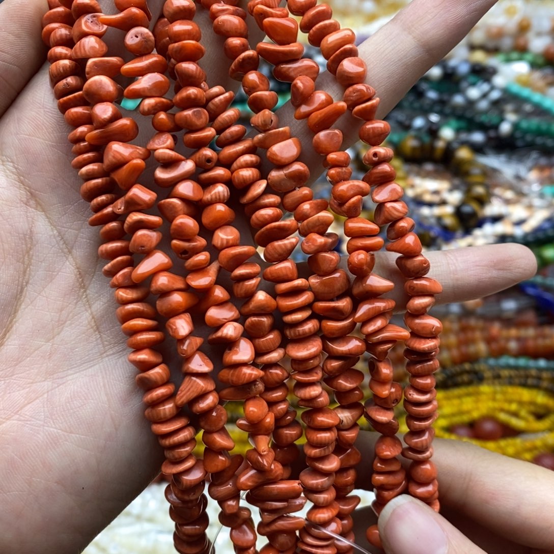 未镶嵌玛瑙/玉髓珠宝半成品一条天然三姑娘不规则红A卡6mm