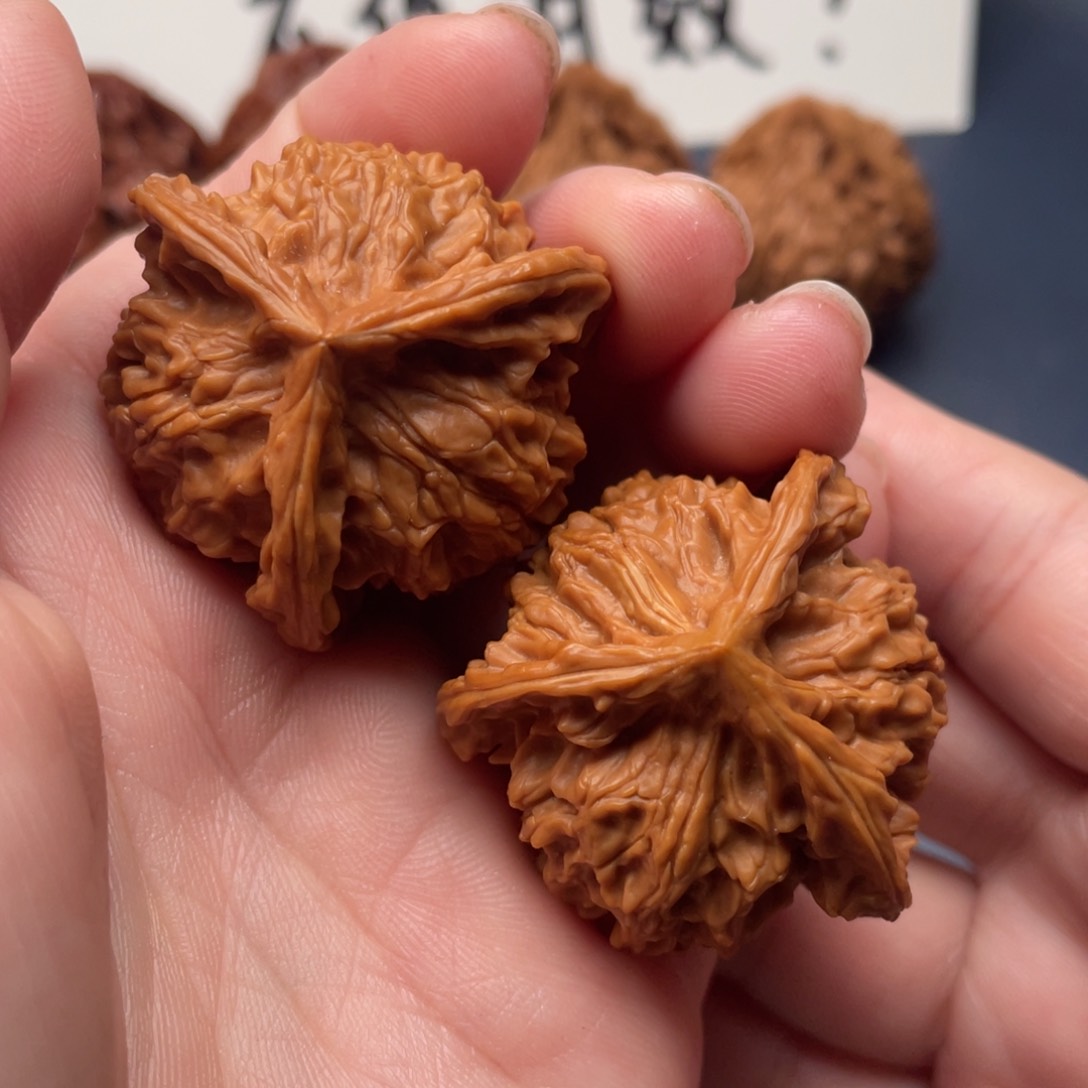 文玩核桃把件三棱37