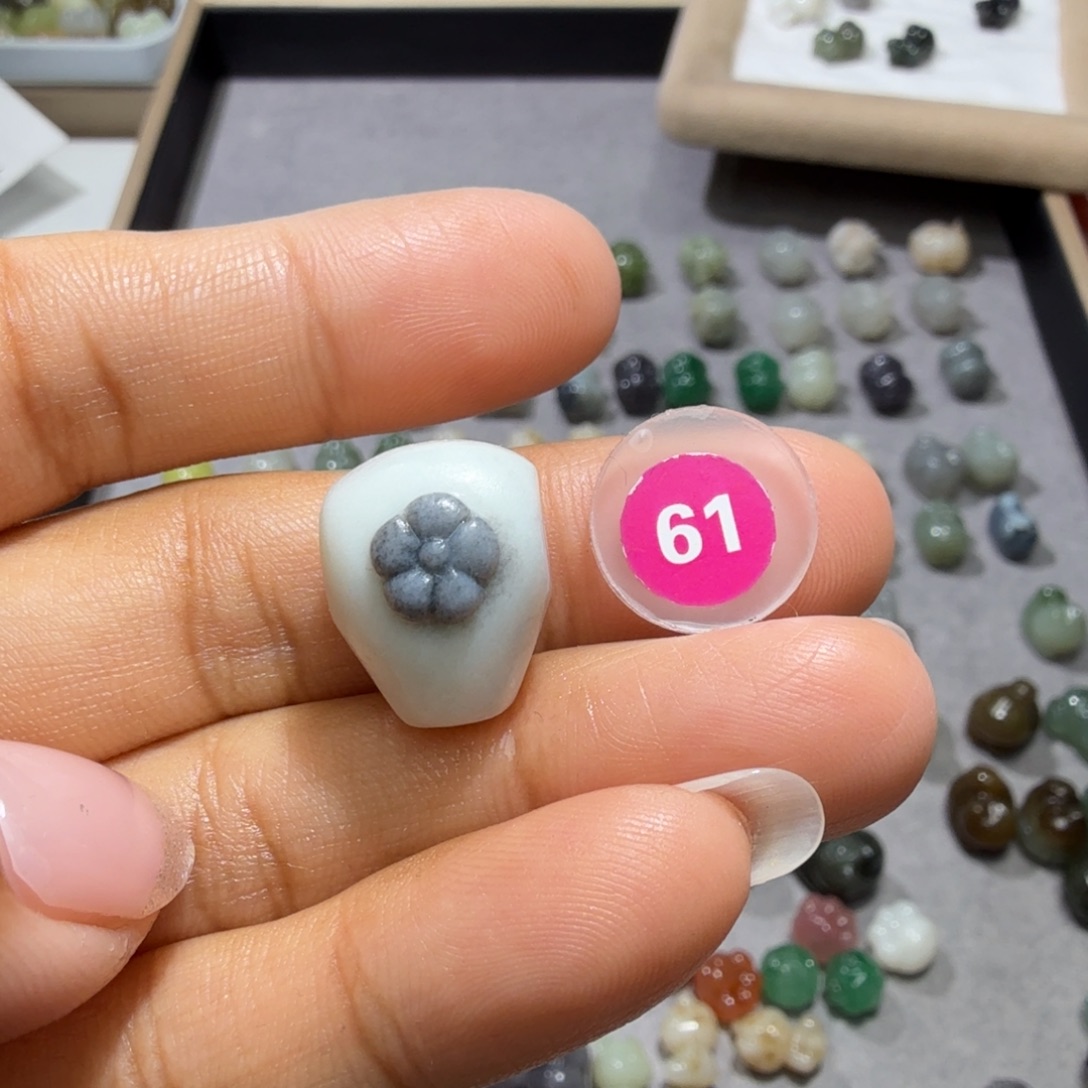 和田玉未镶嵌珠宝奇石