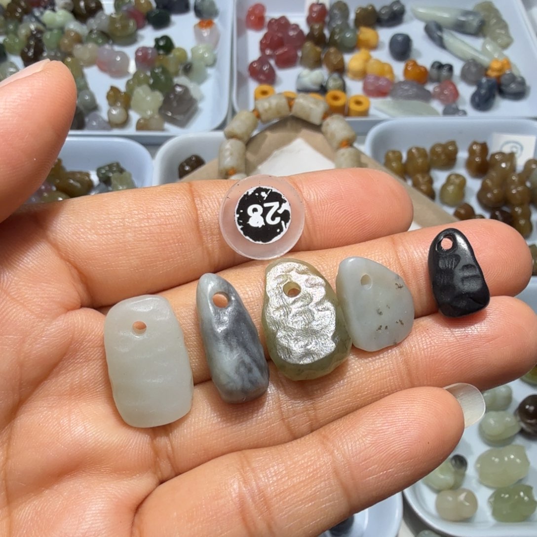 和田玉未镶嵌珠宝奇石