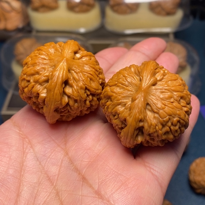 【闪购商品】文玩核桃把件莲花