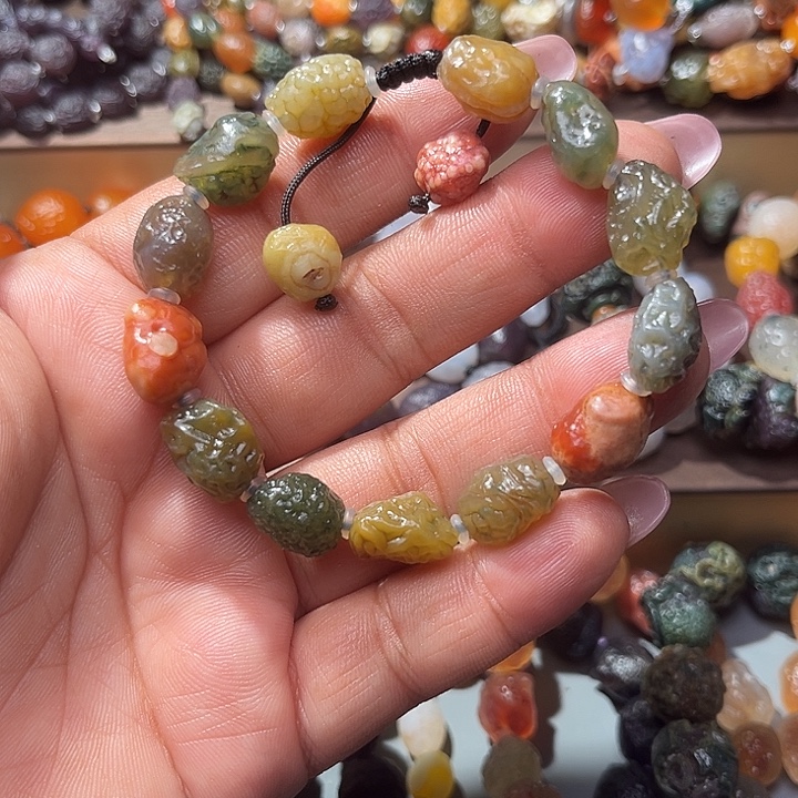 阿拉善彩玛瑙手串