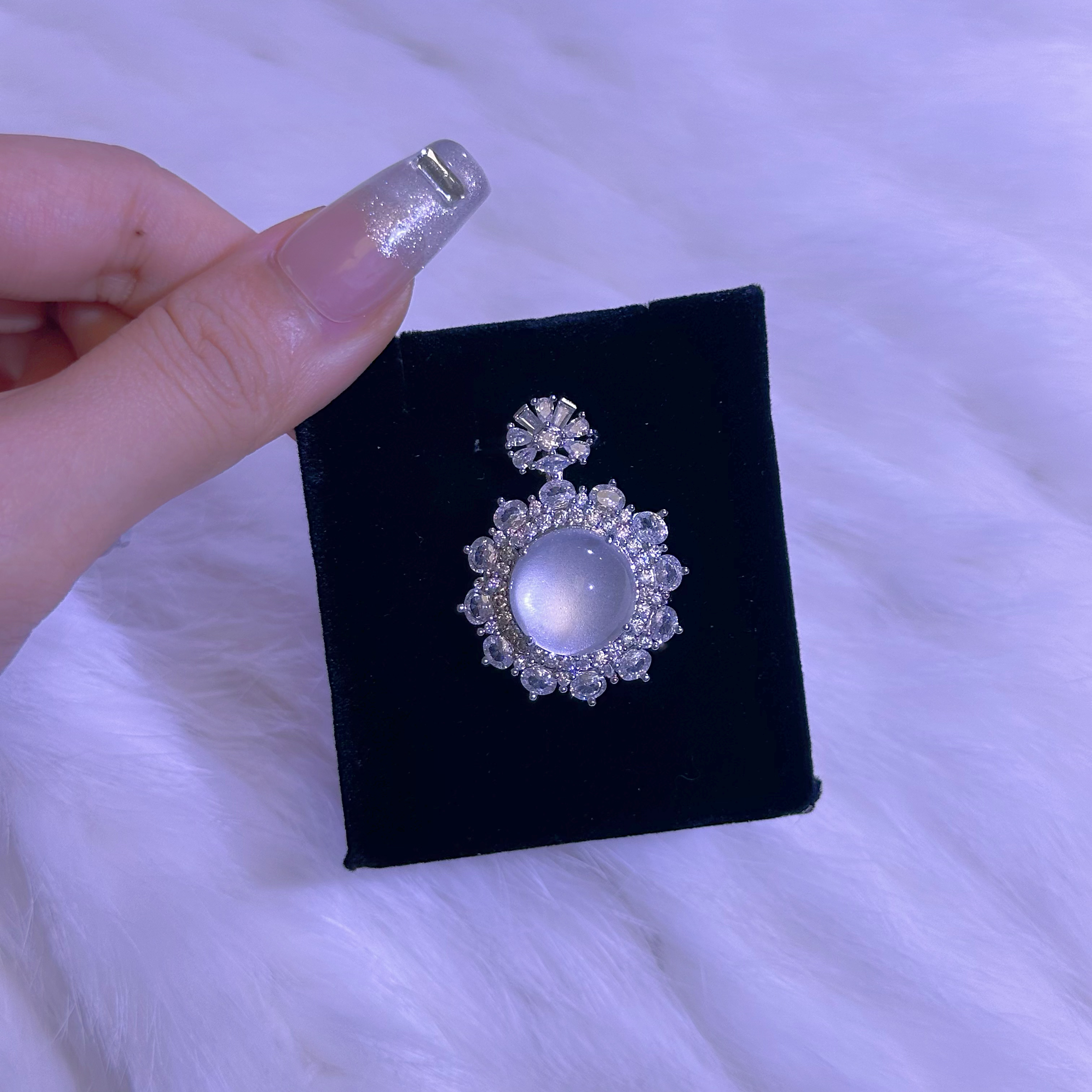 铜合金锆石吊坠 时尚太阳花鸽子蛋项链