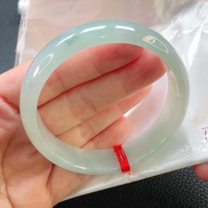 翡翠手镯未镶嵌60轮胎