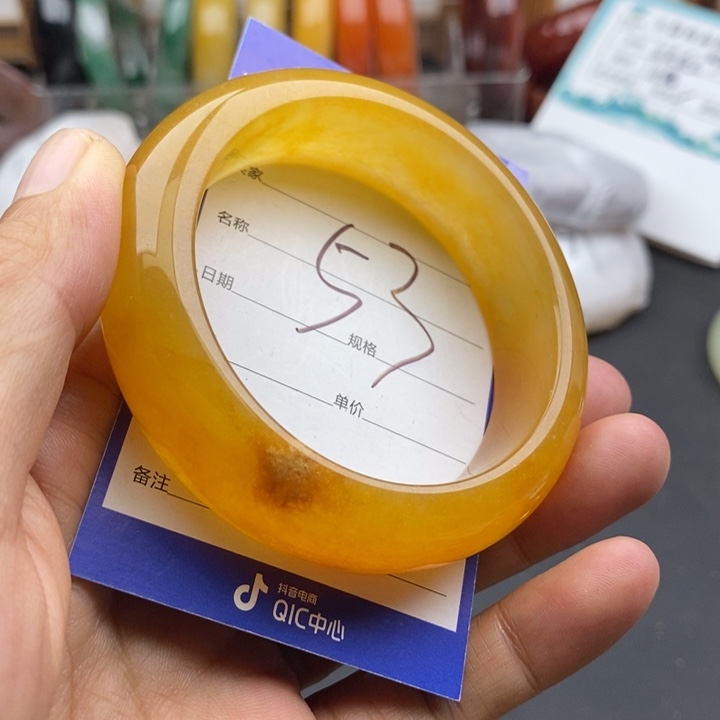 未镶嵌手镯石英质玉