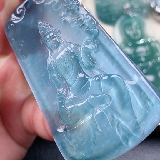 【闪购商品】翡翠颈饰18K金镶嵌天然翡翠