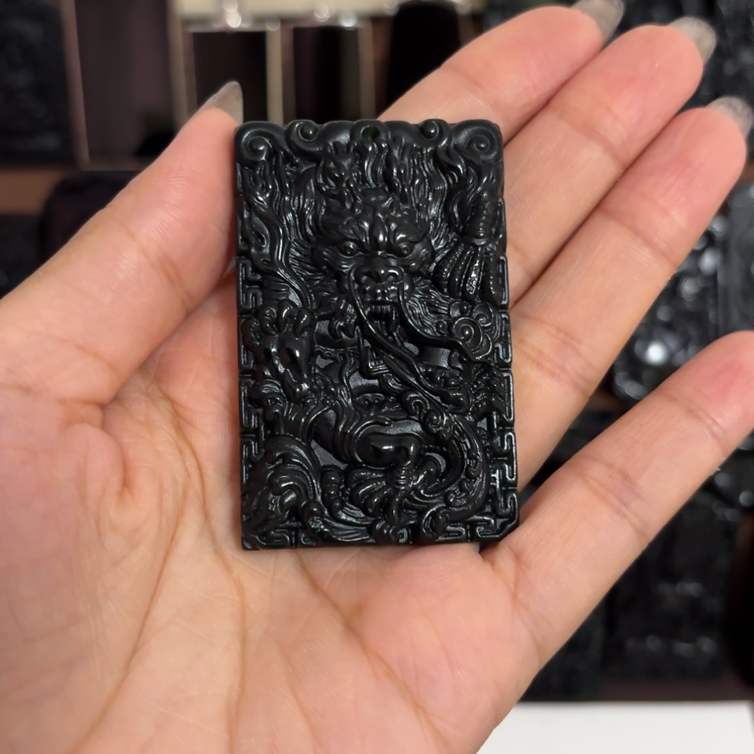 思***念未镶嵌蛇纹石玉颈饰