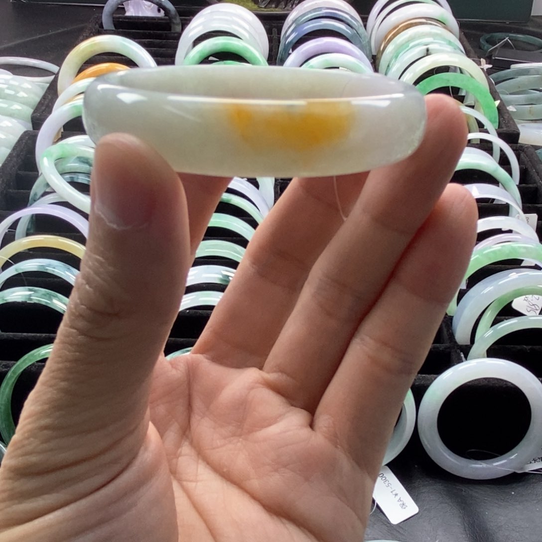 翡翠手镯未镶嵌手镯