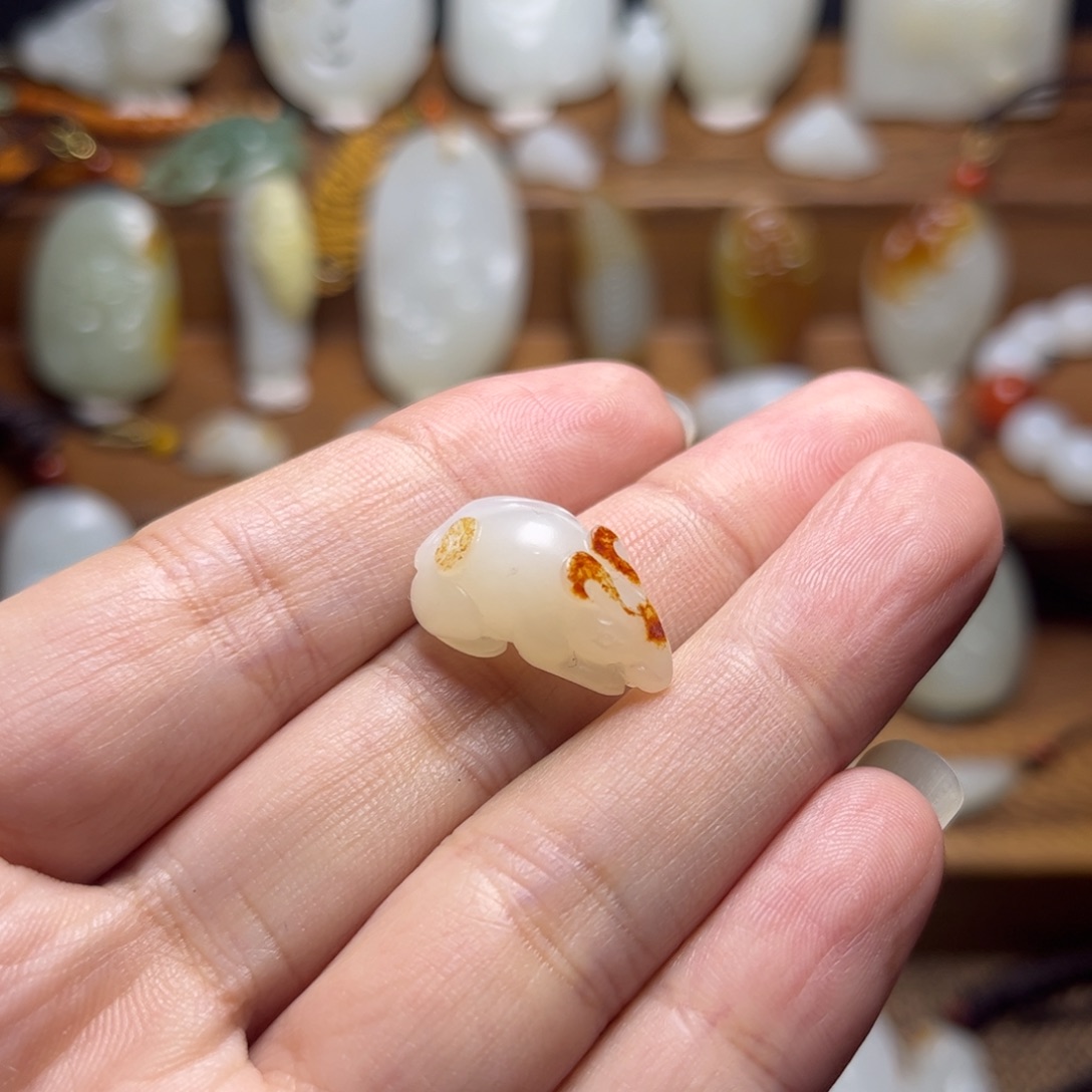 和田玉未镶嵌车挂