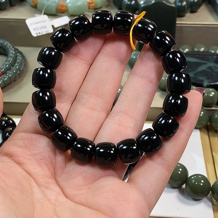 和田玉颈饰未镶嵌明*