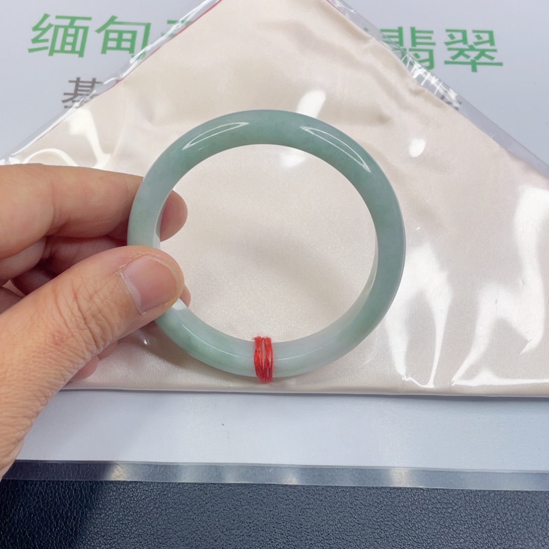 黑***妹翡翠未镶嵌手镯翡翠手镯