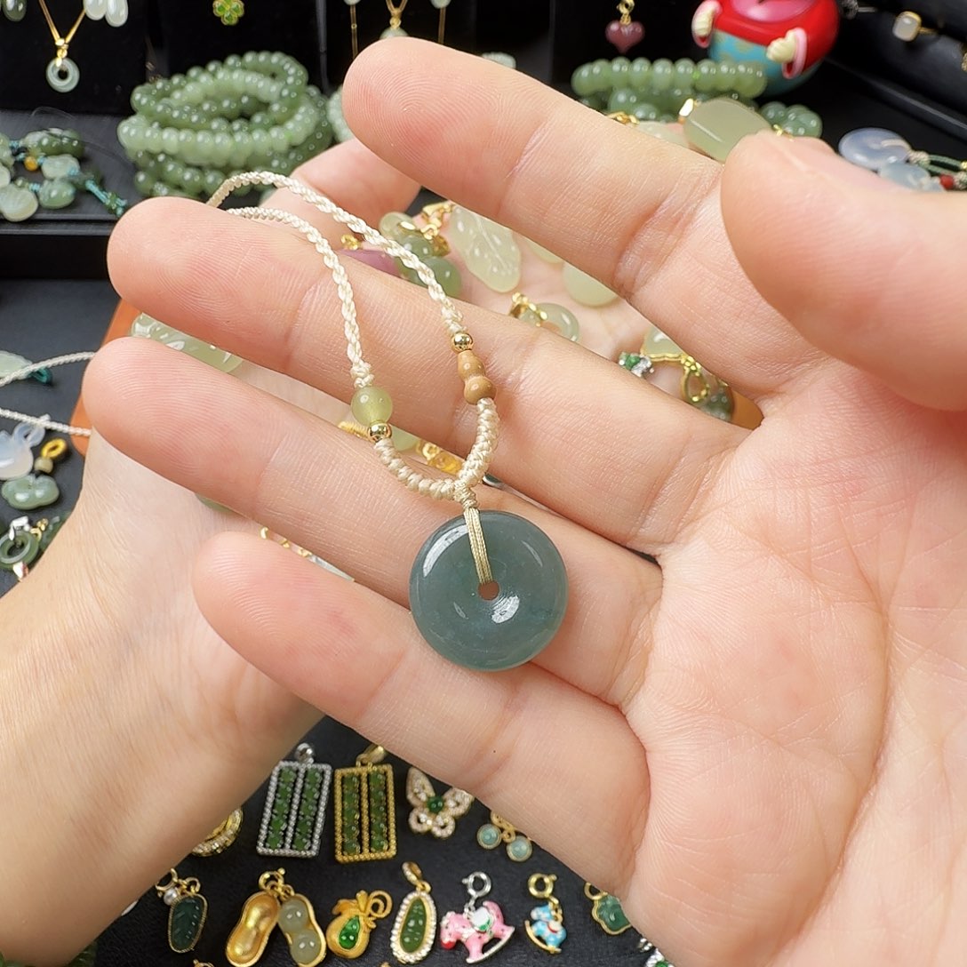 翡翠未镶嵌颈饰发货快黄小厂门口