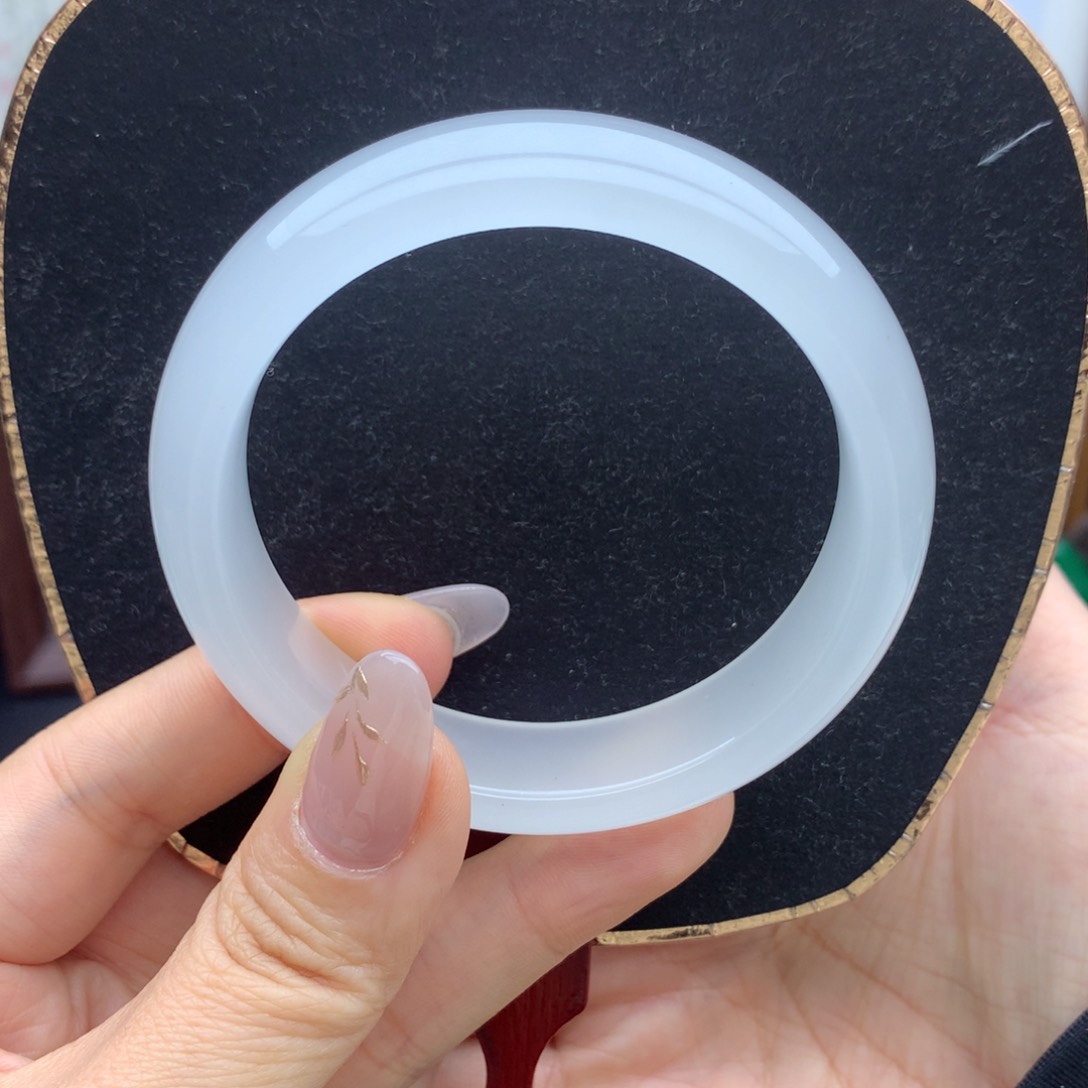 石英质玉手镯未镶嵌安