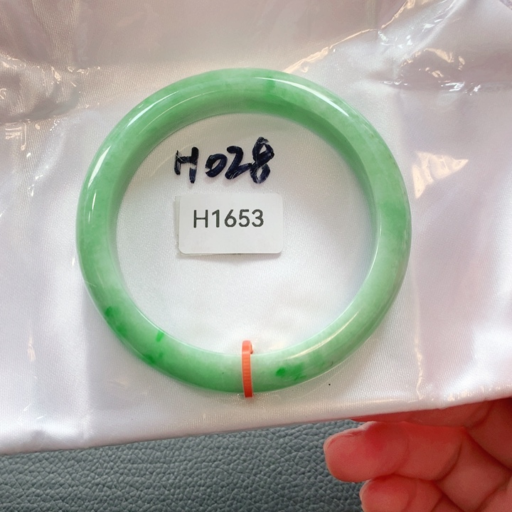 翡翠手镯未镶嵌天然翡翠手镯