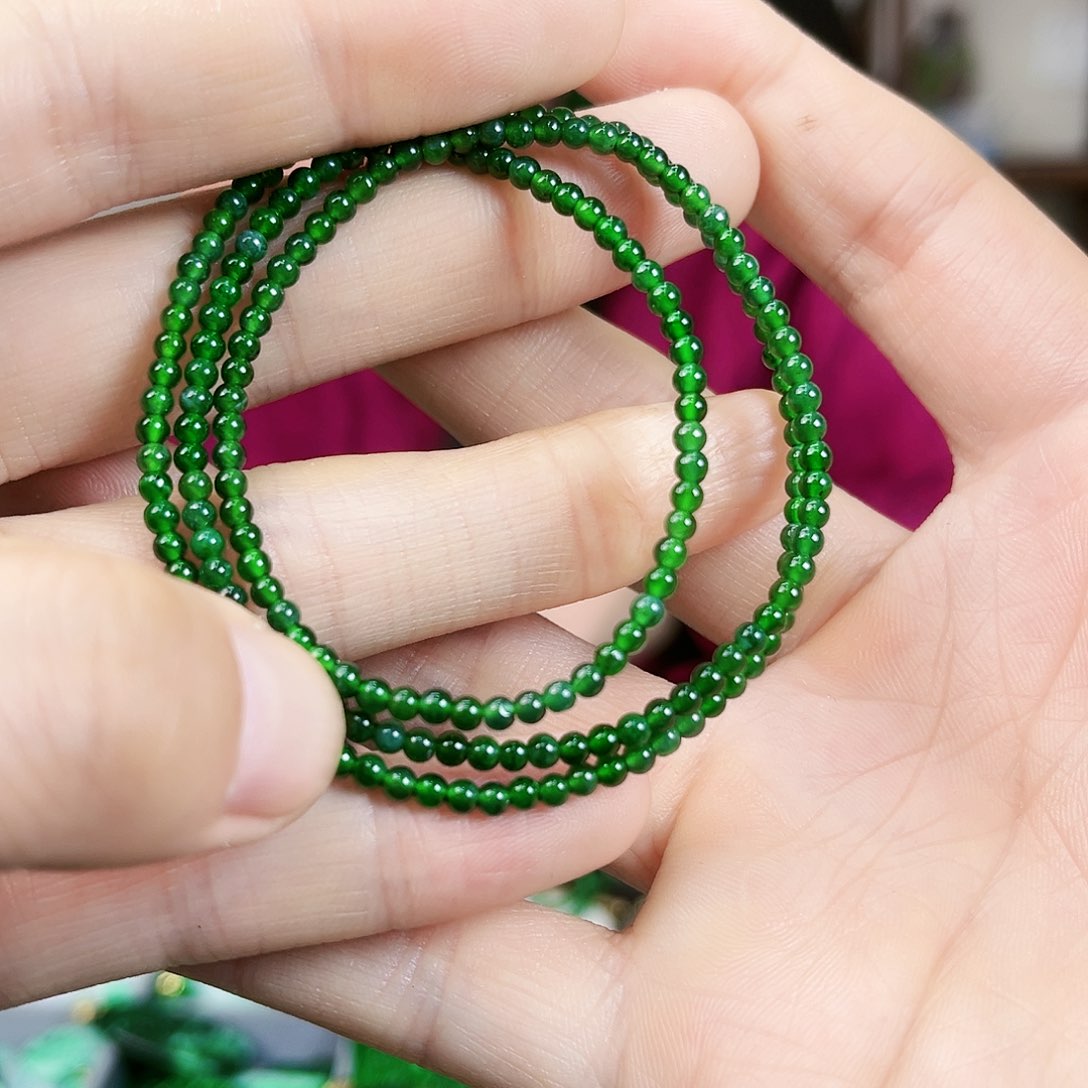 翡翠颈饰未镶嵌项链