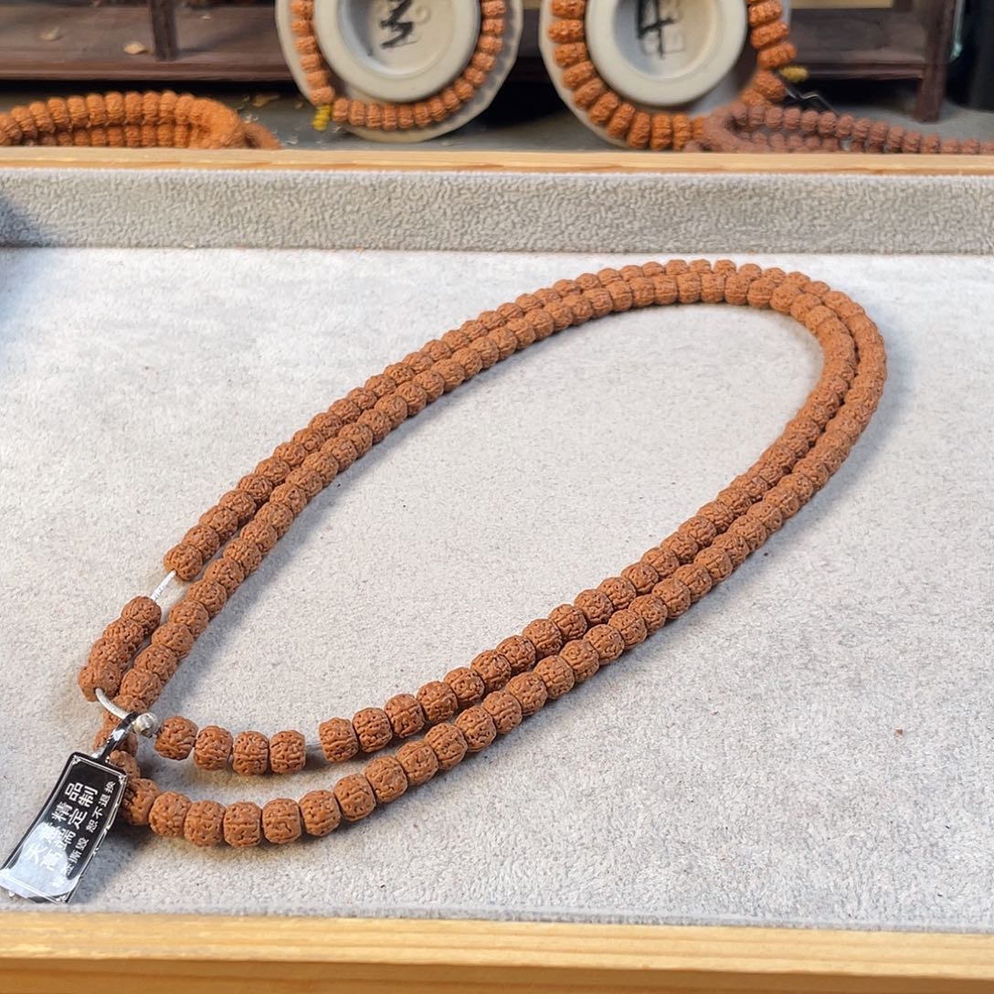 闫***哥吊坠金刚菩提一代龙